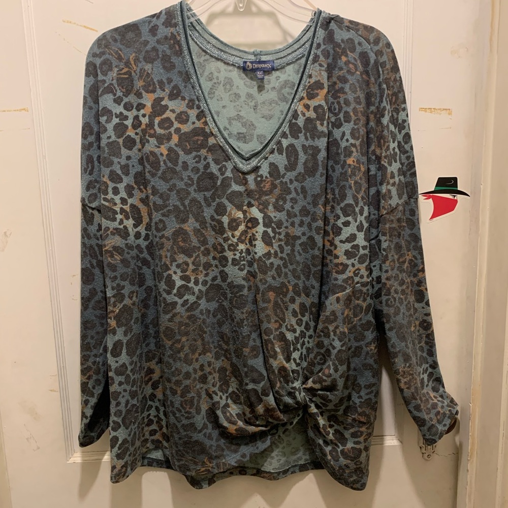Women’s Democracy V Neck Leopard Print Lightweight Sweater Size XL